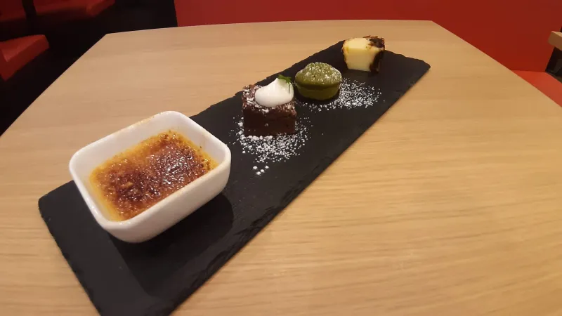 シェフの手作りデザートプレート（4種類）  